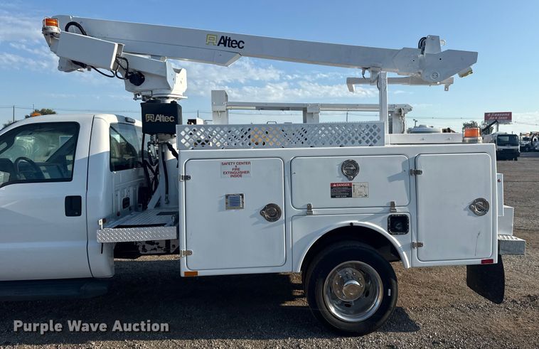 image for item NU9639 2012 Ford F450 Super Duty bucket truck