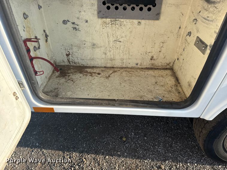 image for item NU9639 2012 Ford F450 Super Duty bucket truck