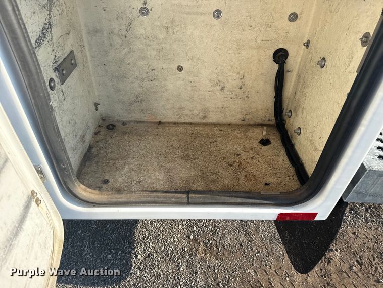 image for item NU9639 2012 Ford F450 Super Duty bucket truck