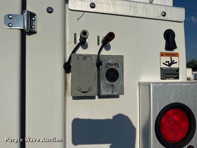 image for item NU9639 2012 Ford F450 Super Duty bucket truck