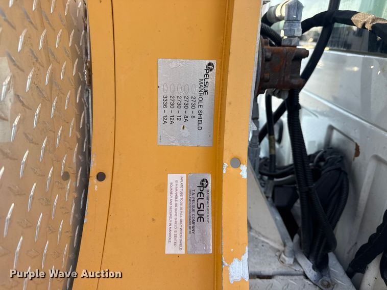 image for item NU9639 2012 Ford F450 Super Duty bucket truck