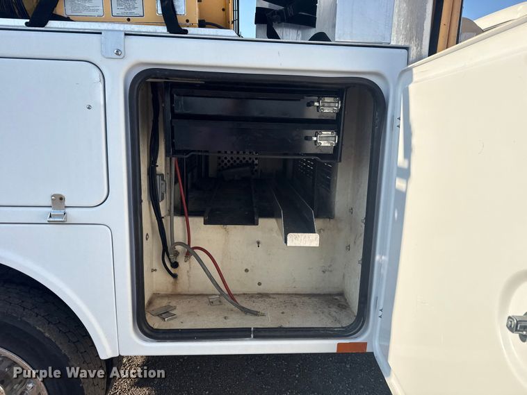 image for item NU9639 2012 Ford F450 Super Duty bucket truck