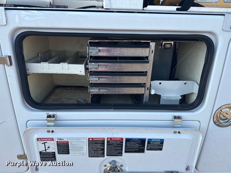 image for item NU9639 2012 Ford F450 Super Duty bucket truck