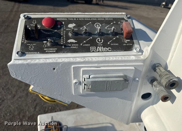 image for item NU9639 2012 Ford F450 Super Duty bucket truck