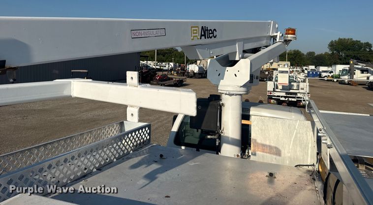 image for item NU9639 2012 Ford F450 Super Duty bucket truck