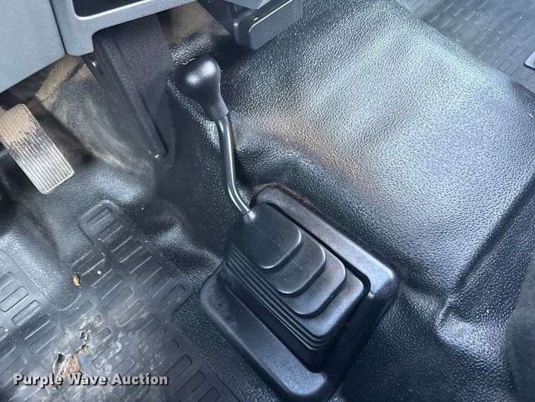 image for item NU9639 2012 Ford F450 Super Duty bucket truck