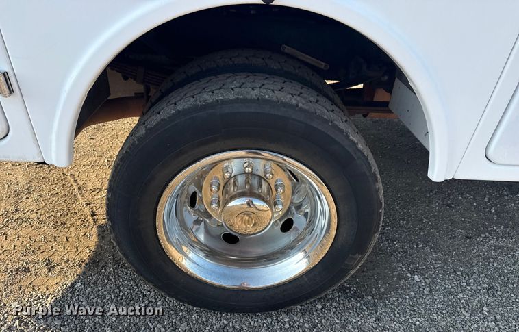 image for item NU9639 2012 Ford F450 Super Duty bucket truck