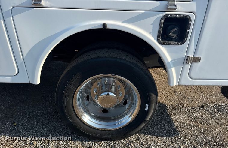 image for item NU9639 2012 Ford F450 Super Duty bucket truck