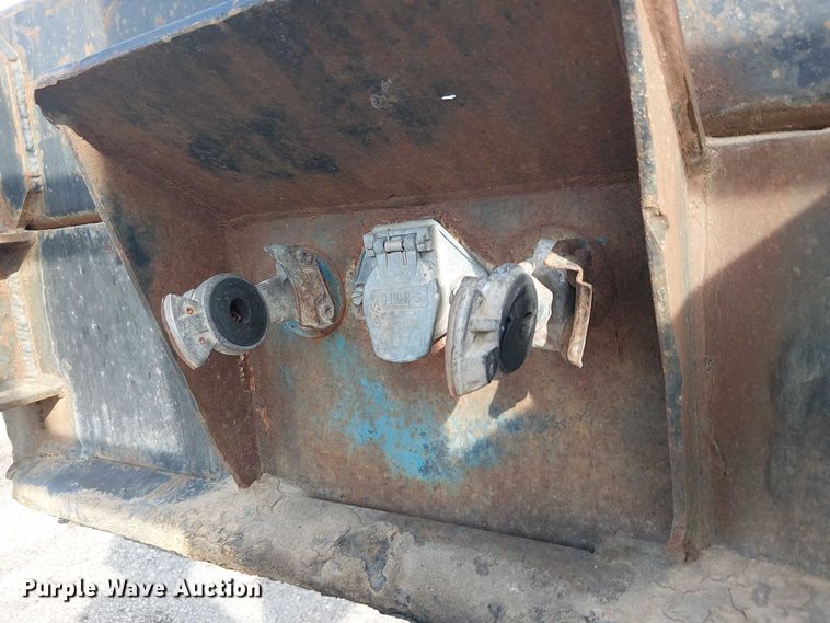 image for item NU9788 1999 Nabors Trailer Inc. log trailer