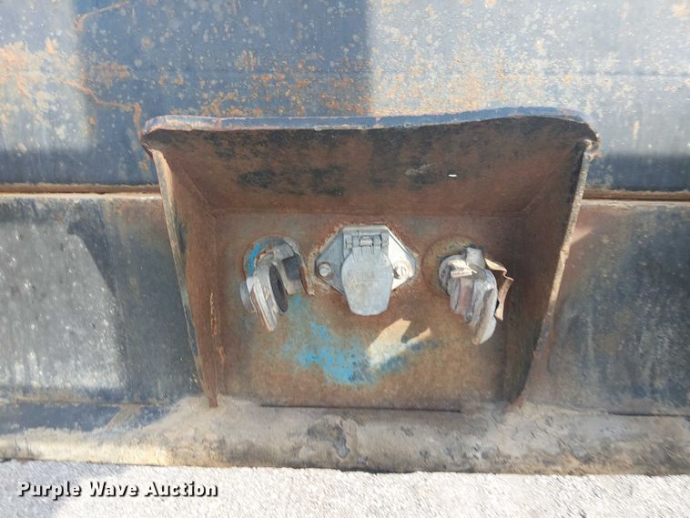 image for item NU9788 1999 Nabors Trailer Inc. log trailer