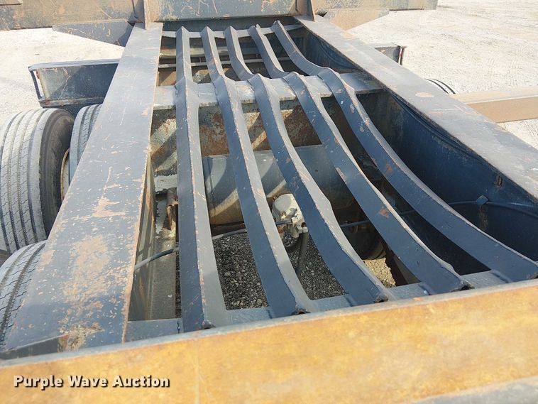 image for item NU9788 1999 Nabors Trailer Inc. log trailer