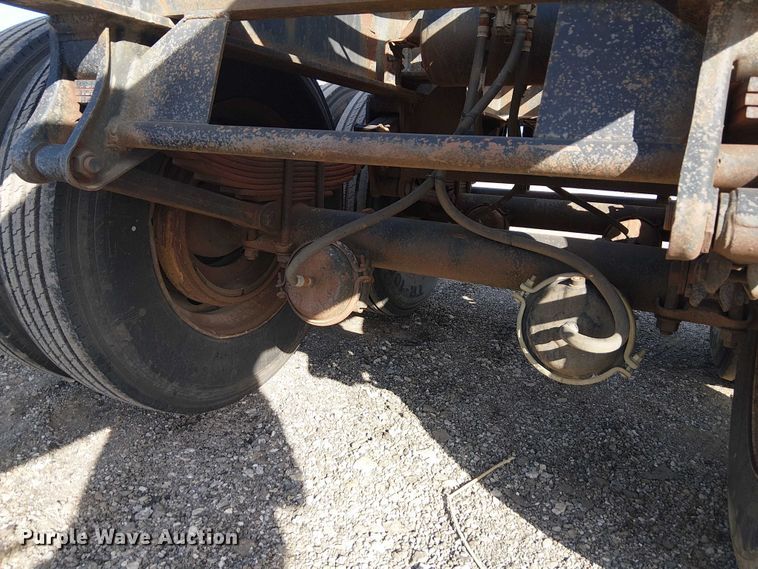 image for item NU9788 1999 Nabors Trailer Inc. log trailer