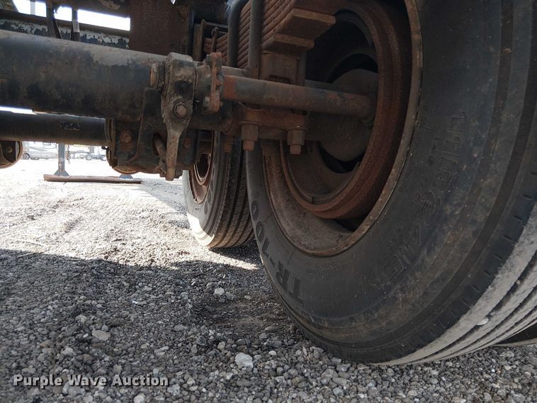 image for item NU9788 1999 Nabors Trailer Inc. log trailer