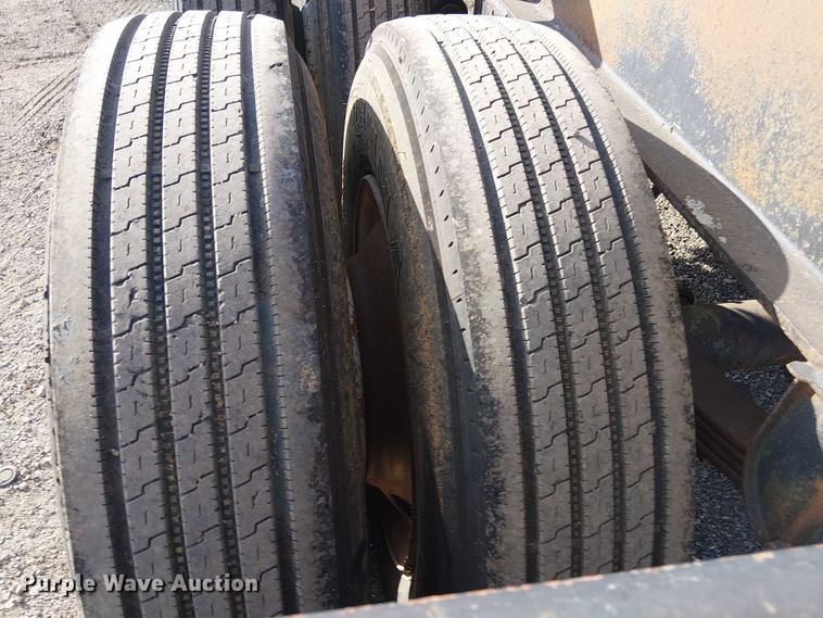 image for item NU9788 1999 Nabors Trailer Inc. log trailer