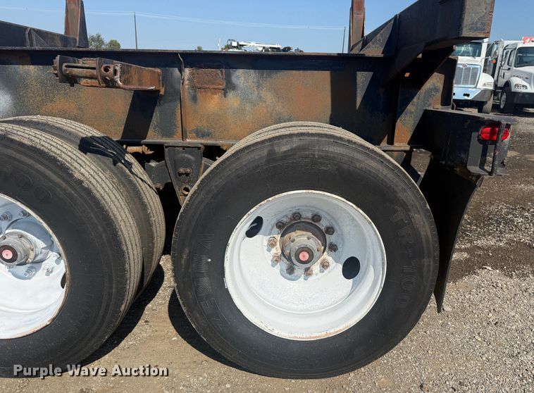 image for item NU9788 1999 Nabors Trailer Inc. log trailer