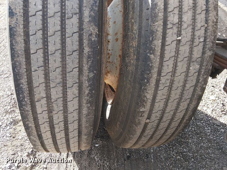 image for item NU9788 1999 Nabors Trailer Inc. log trailer