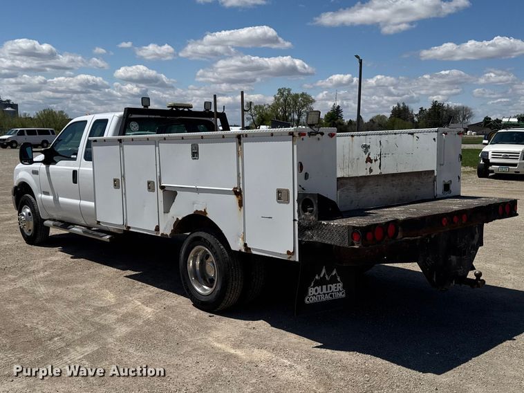 image for item OE9554 2005 Ford F350 Super Duty XL Ext. Cab utility bed pickup truck