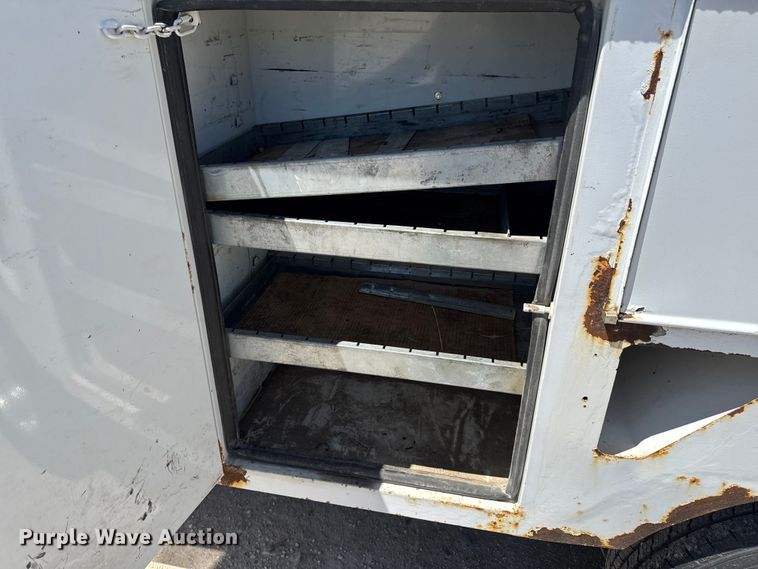 image for item OE9554 2005 Ford F350 Super Duty XL Ext. Cab utility bed pickup truck