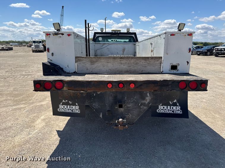 image for item OE9554 2005 Ford F350 Super Duty XL Ext. Cab utility bed pickup truck