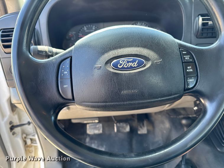 image for item OE9554 2005 Ford F350 Super Duty XL Ext. Cab utility bed pickup truck