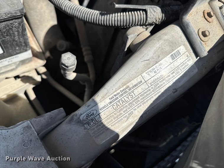 image for item OE9554 2005 Ford F350 Super Duty XL Ext. Cab utility bed pickup truck