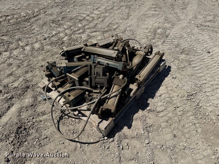 image for item OE9556 Hydraulic cylinders