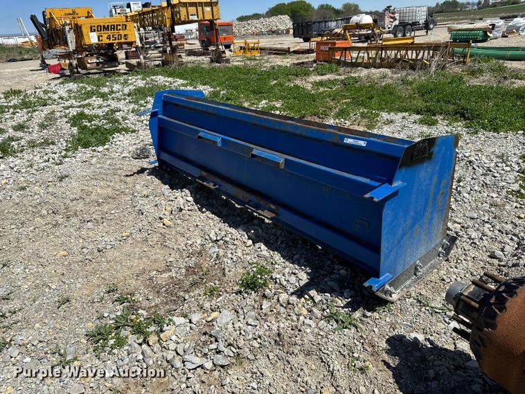 image for item OE9557 Skid steer snow pusher