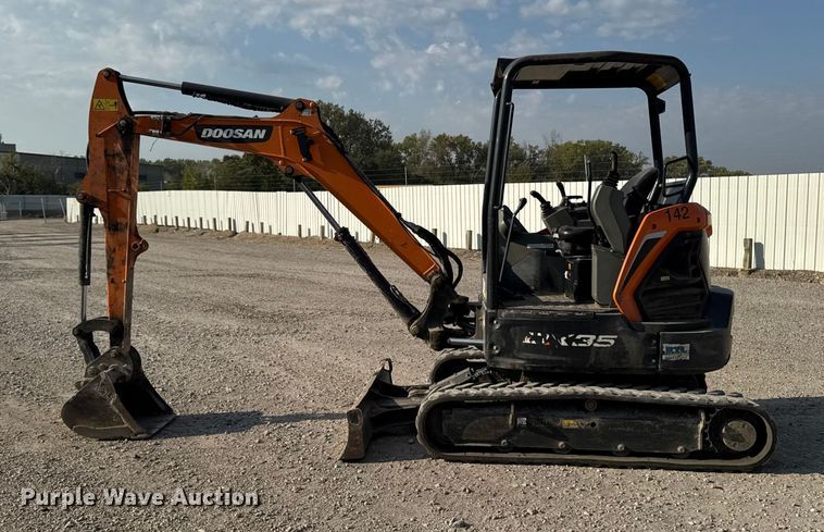 image for item YA1215 2020 Doosan DX35 mini excavator
