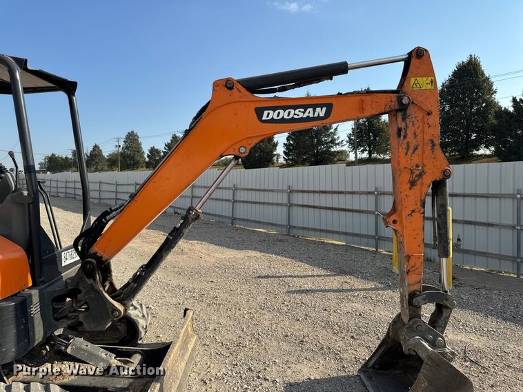 image for item YA1215 2020 Doosan DX35 mini excavator