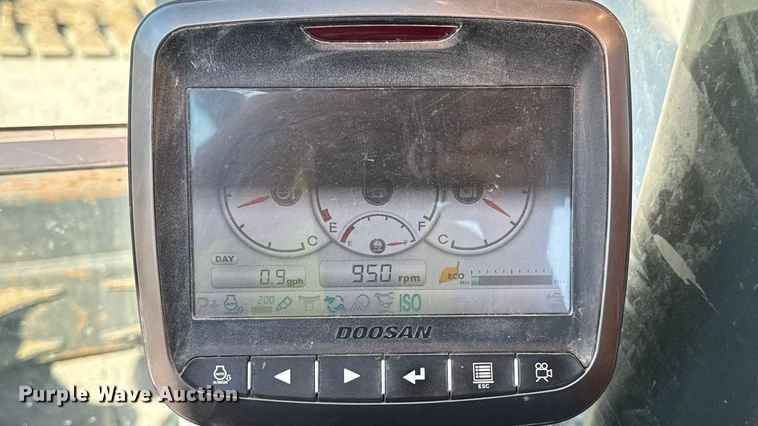 image for item YA1221 2021 Doosan DX140LCR-5 excavator