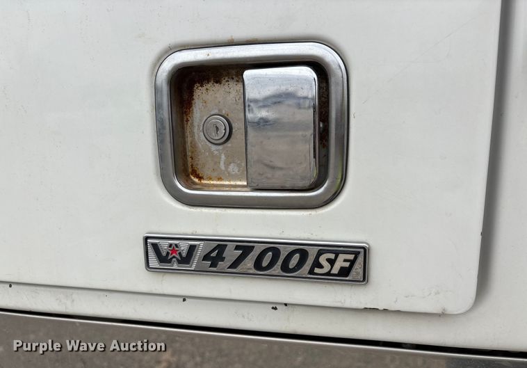 image for item YA1781 2016 Western Star 4700SF dump truck