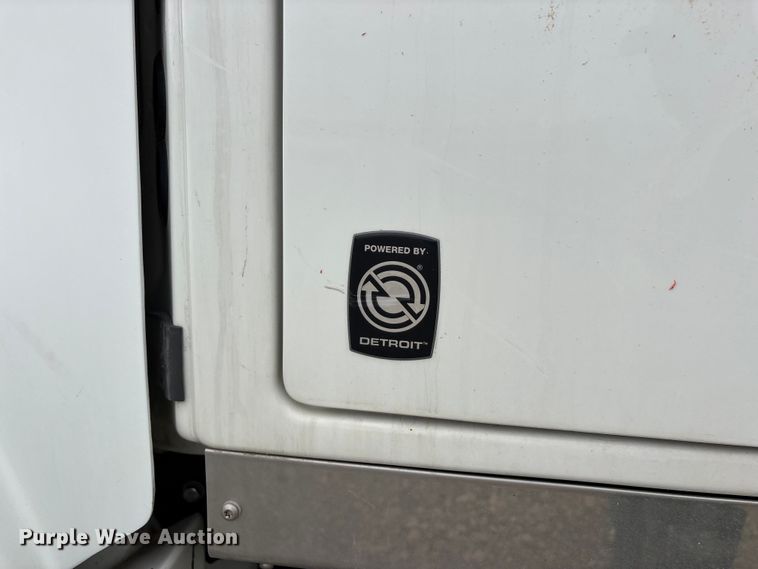 image for item YA1781 2016 Western Star 4700SF dump truck