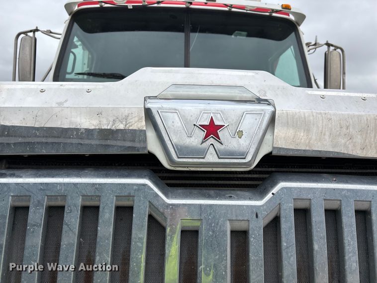 image for item YA1781 2016 Western Star 4700SF dump truck