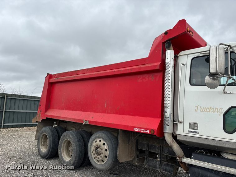 image for item YA1781 2016 Western Star 4700SF dump truck