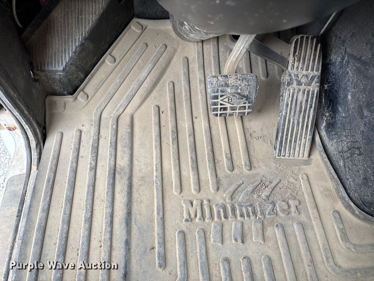 image for item YA1781 2016 Western Star 4700SF dump truck