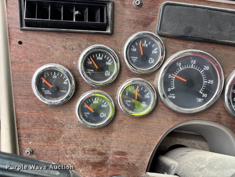 image for item YA1781 2016 Western Star 4700SF dump truck