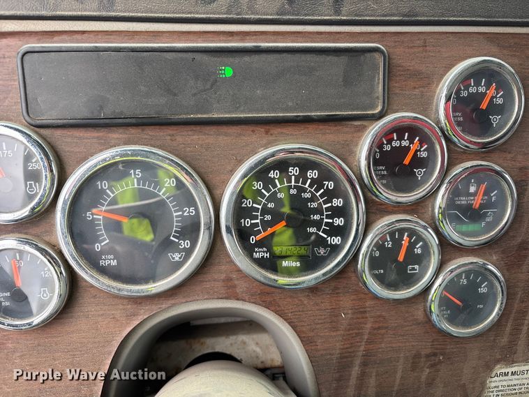 image for item YA1781 2016 Western Star 4700SF dump truck