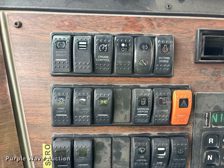 image for item YA1781 2016 Western Star 4700SF dump truck