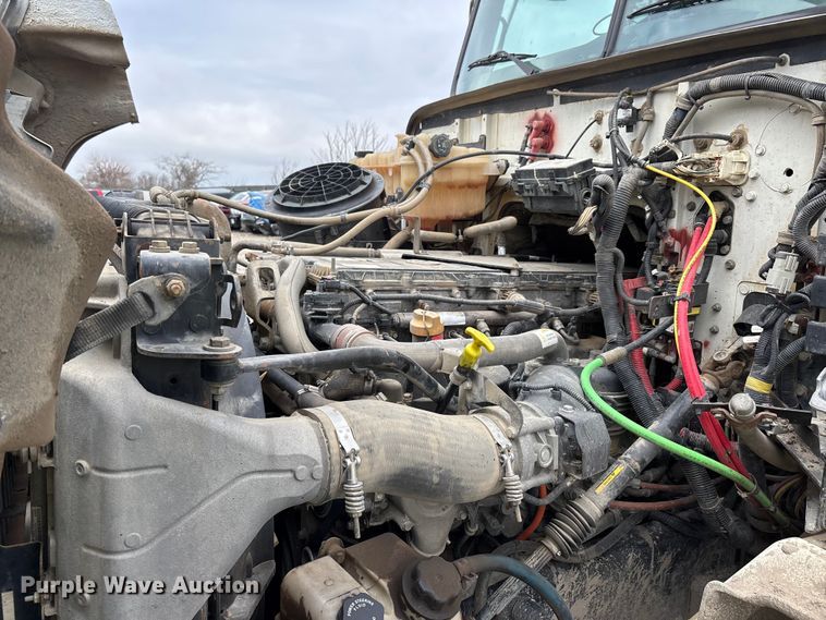 image for item YA1781 2016 Western Star 4700SF dump truck