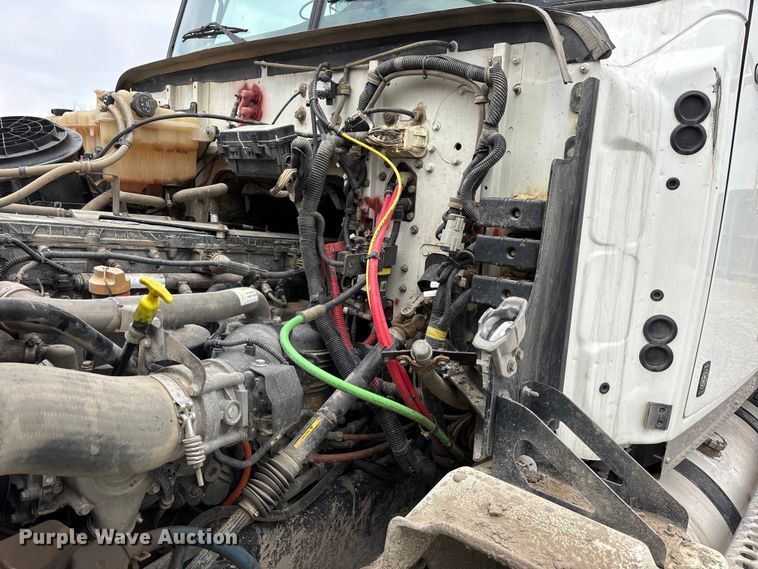 image for item YA1781 2016 Western Star 4700SF dump truck