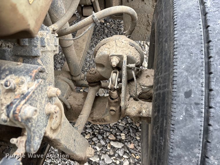 image for item YA1781 2016 Western Star 4700SF dump truck