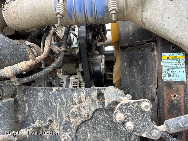 image for item YA1781 2016 Western Star 4700SF dump truck