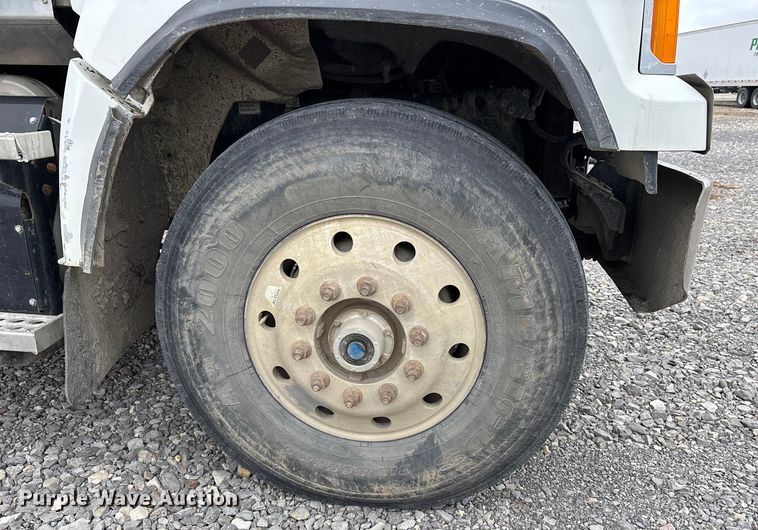 image for item YA1781 2016 Western Star 4700SF dump truck