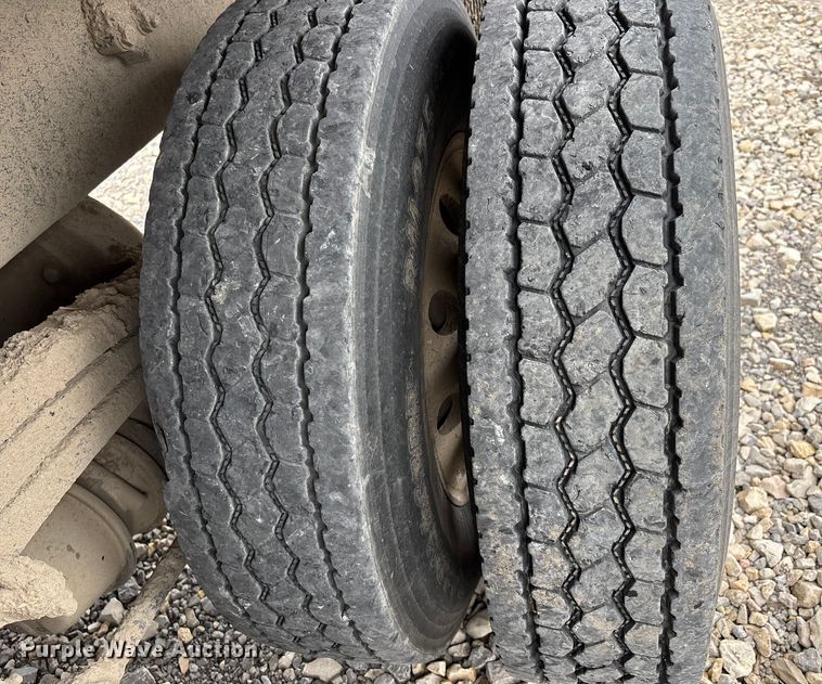 image for item YA1781 2016 Western Star 4700SF dump truck