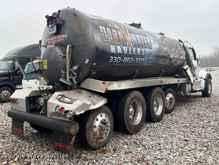 image for item YA1887 2026 Peterbilt 567 vacuum truck