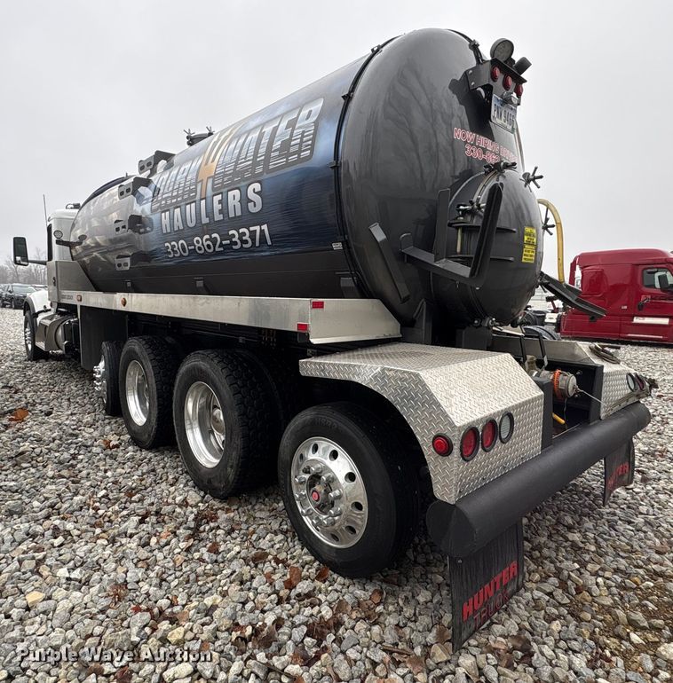 image for item YA1887 2026 Peterbilt 567 vacuum truck