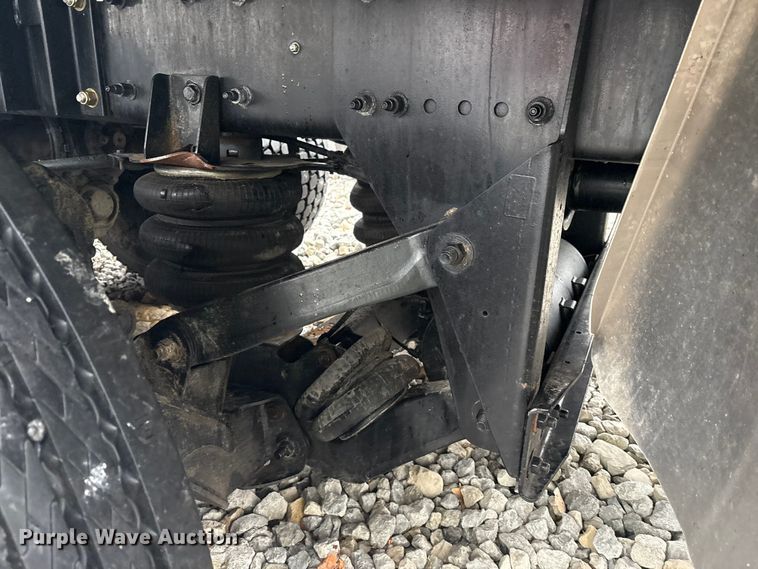 image for item YA1887 2026 Peterbilt 567 vacuum truck