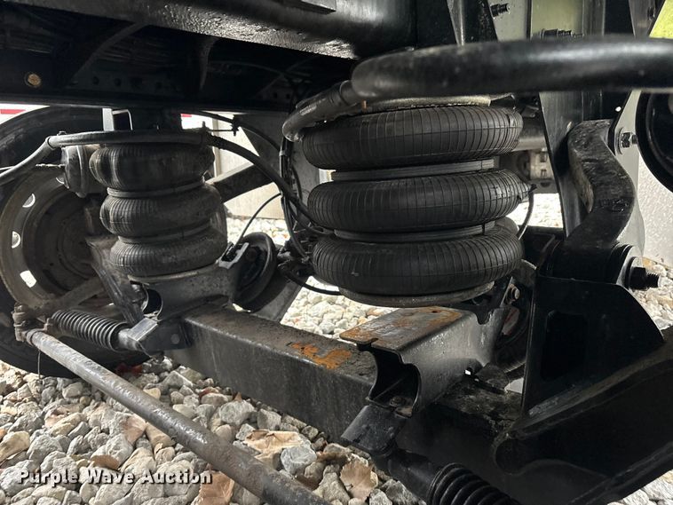 image for item YA1887 2026 Peterbilt 567 vacuum truck