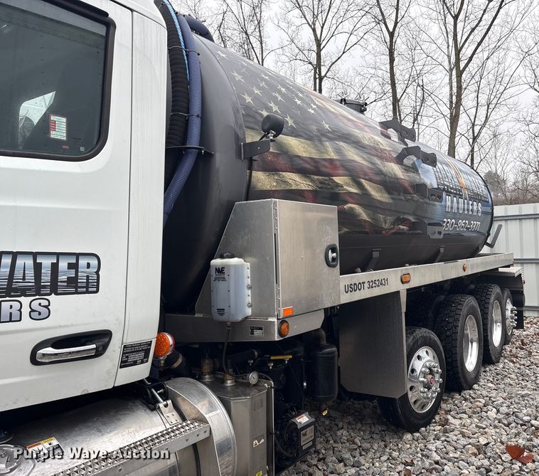 image for item YA1887 2026 Peterbilt 567 vacuum truck