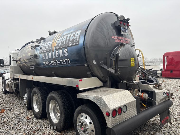 image for item YA1887 2026 Peterbilt 567 vacuum truck